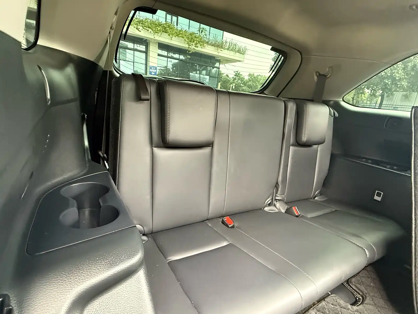 Photo 18 - Toyota Highlander