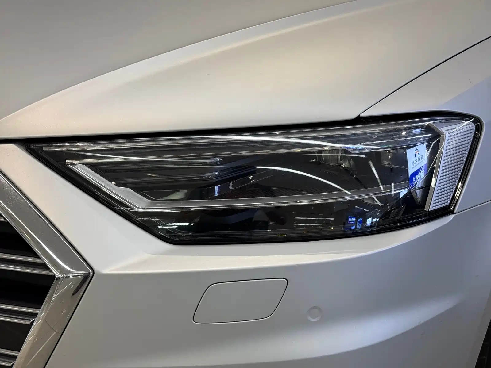 Фото 9 - Audi A8