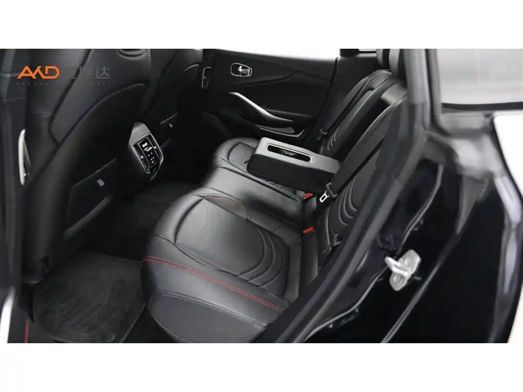 Aston Martin DBX 2024 2022 3.0T STRAIGHT-SIX