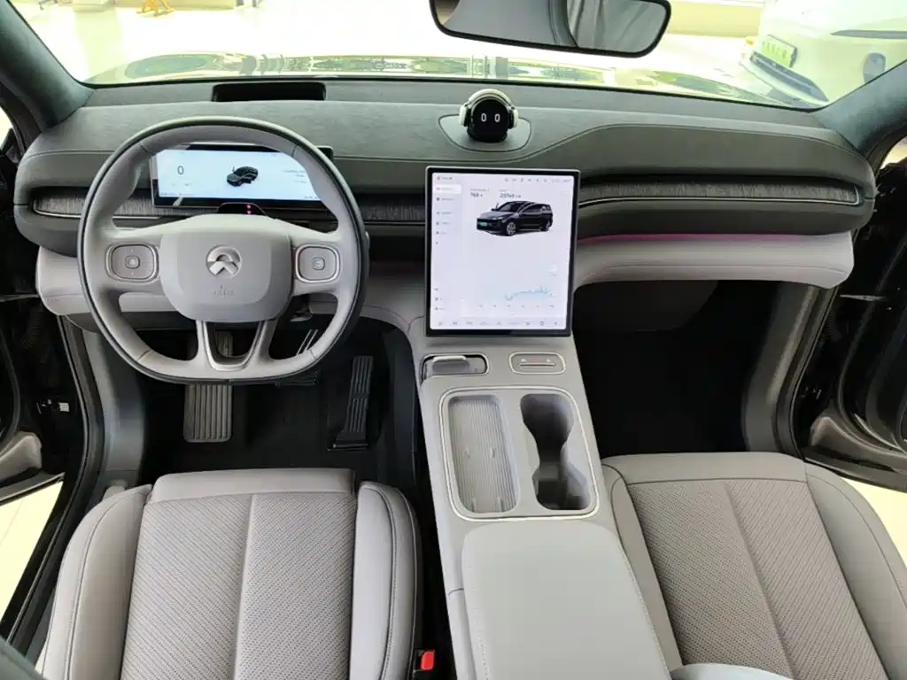 Фото 6 - NIO EC6