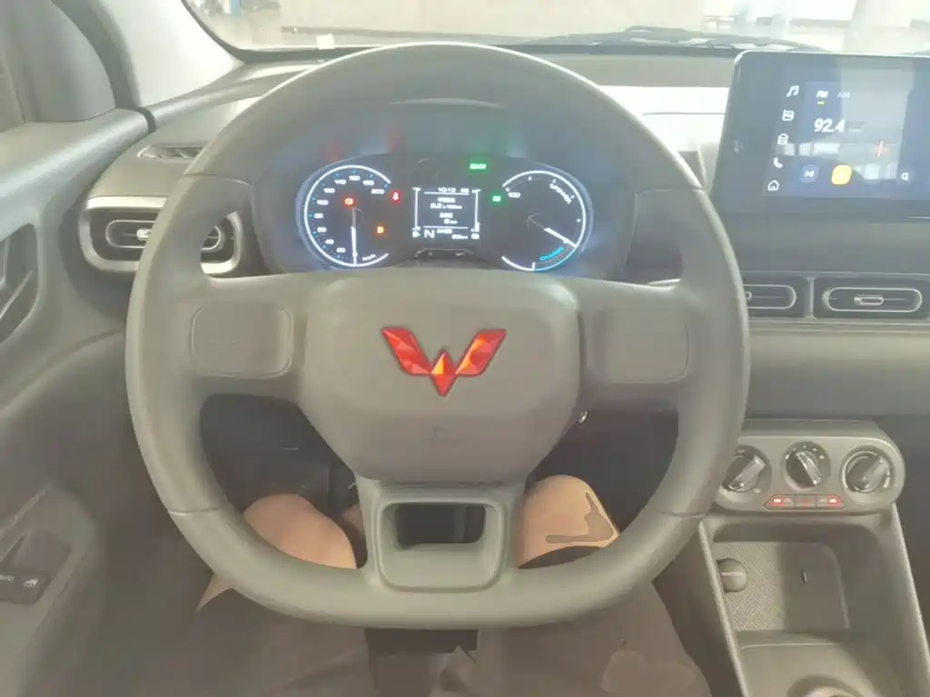 Wuling Motors Wuling Hongguang New Energy 2026 2025 Model Range Extender Hybrid 50KM Standard