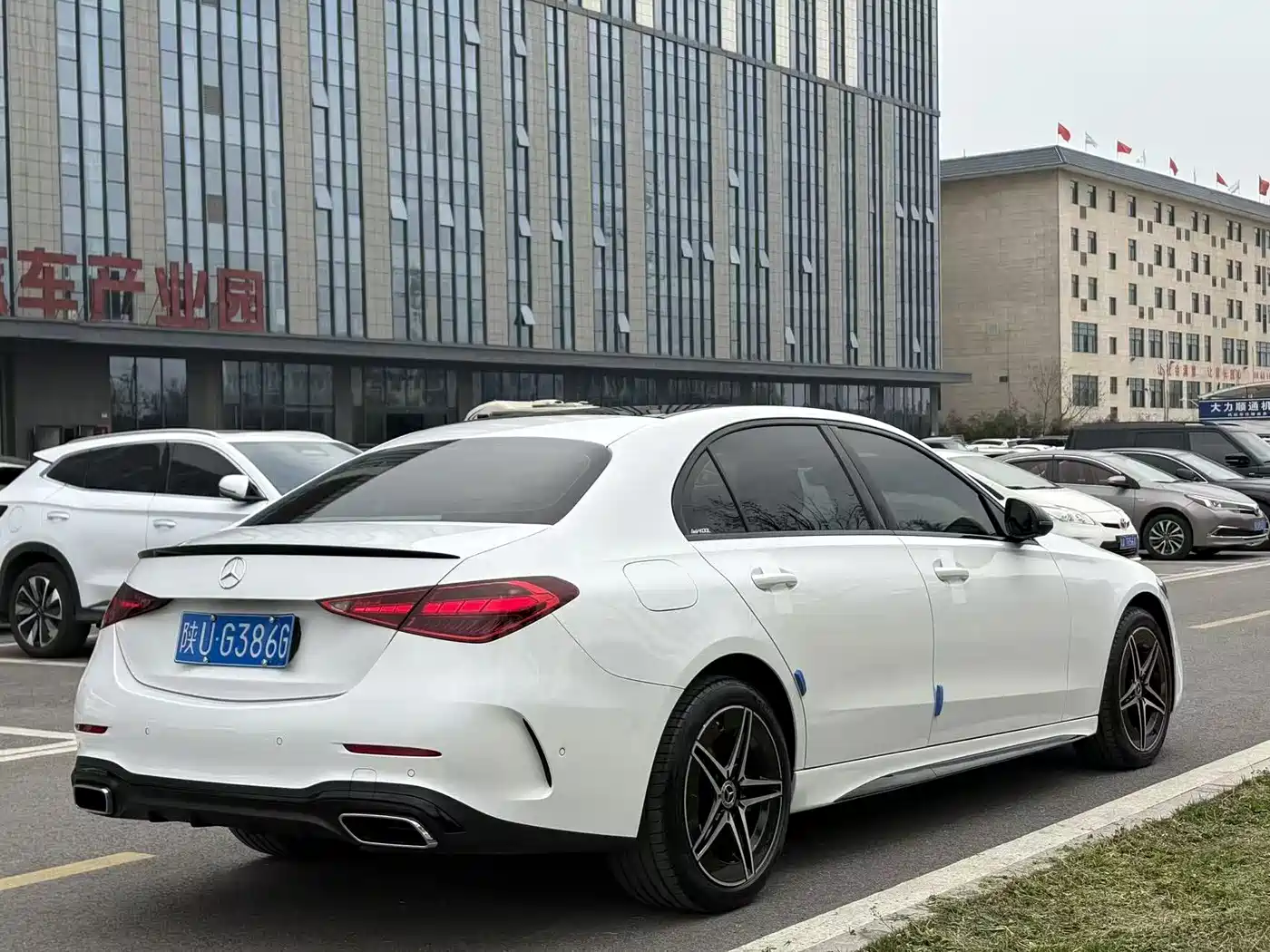 Mercedes-Benz C-Class 2023 C 260 L Night Edition Sport фото 13
