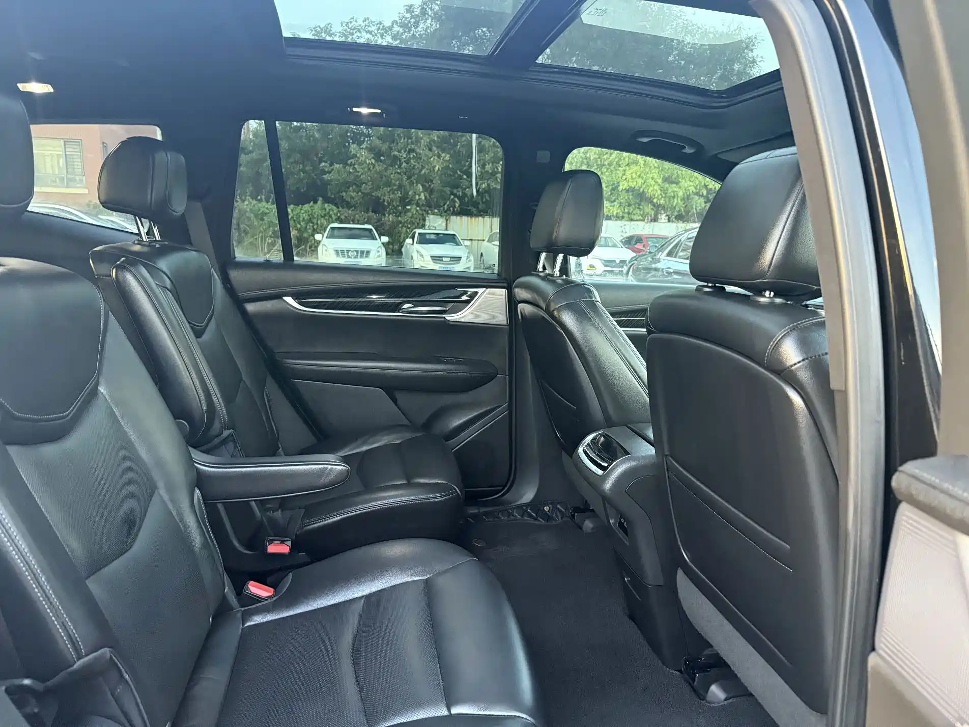 Фото 3 - Cadillac XT6