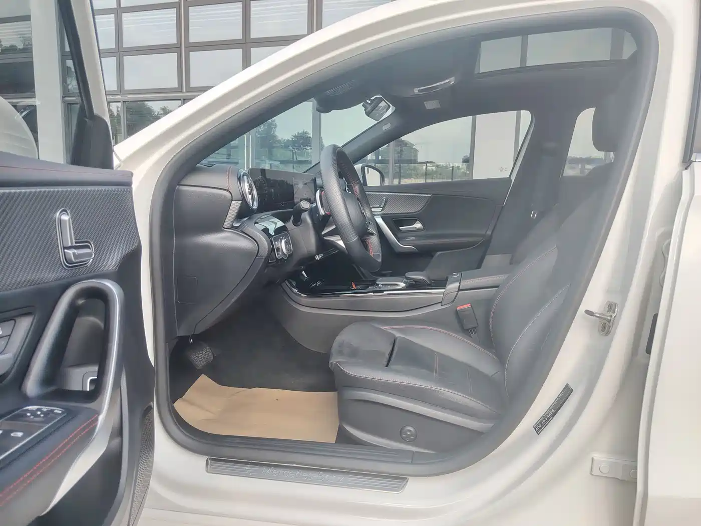 Mercedes-Benz A-Class 2024 A 200 L Fashion Edition фото 4