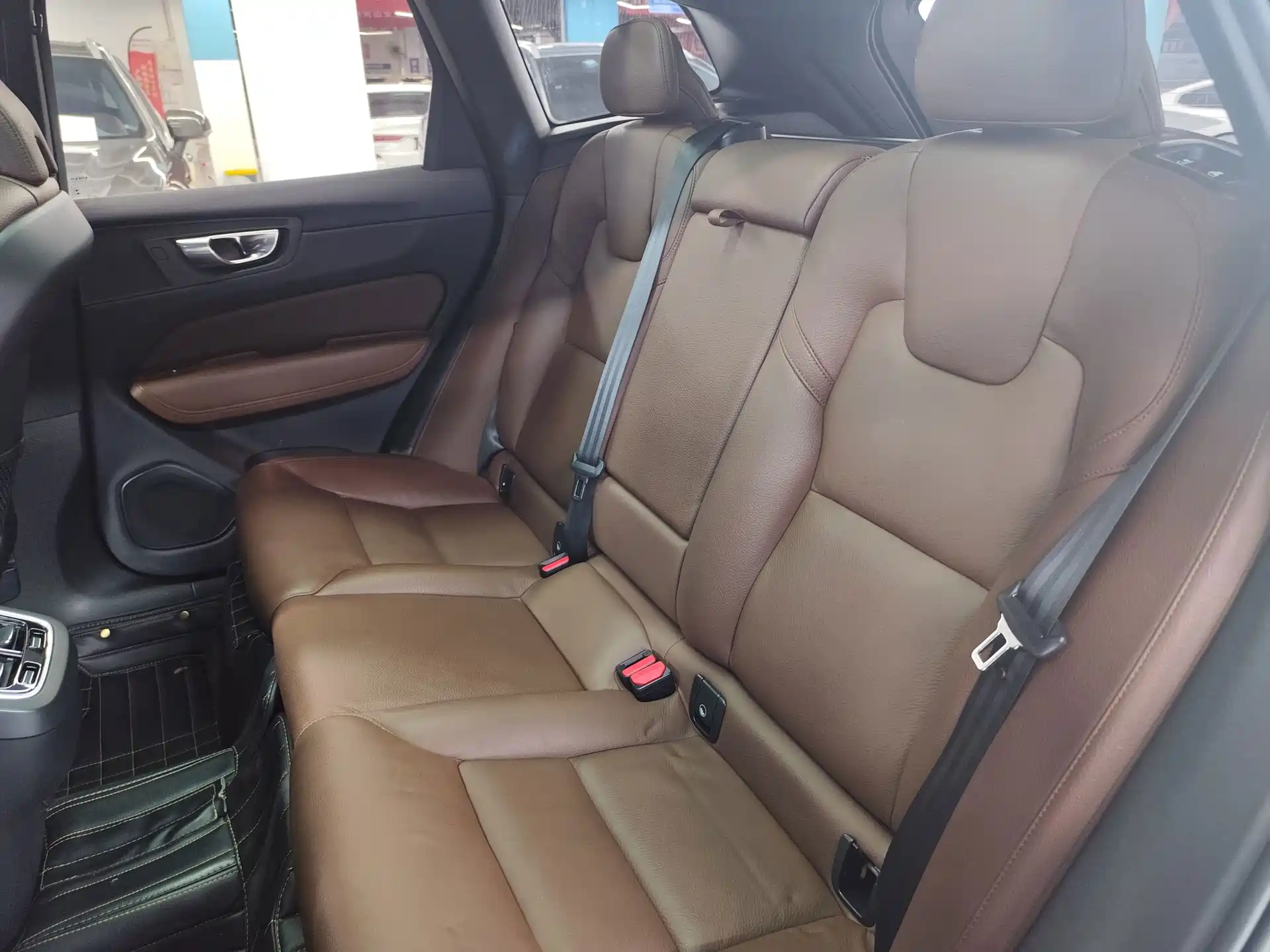 صورة 9 - Volvo XC60