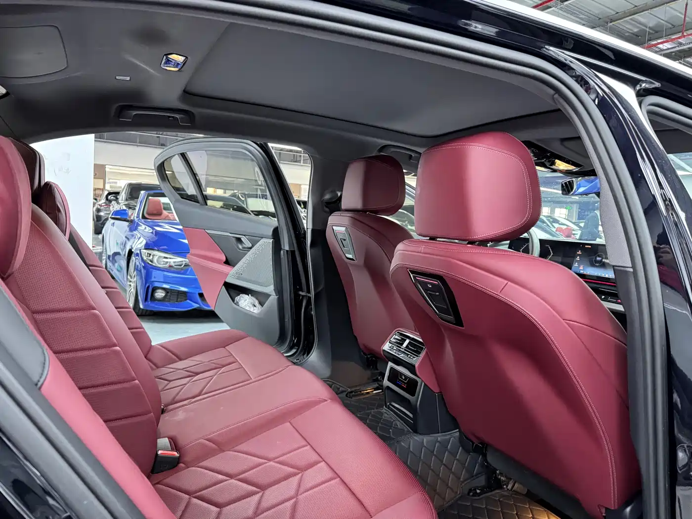 BMW 5 Series 2024 525Li M Sport Package фото 16