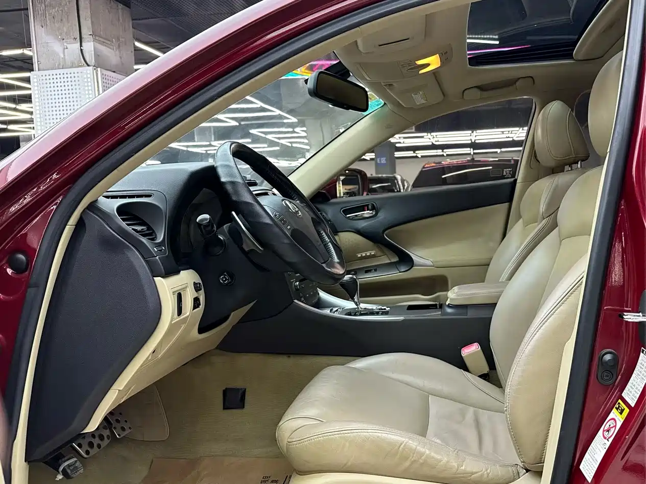 Lexus IS 2006 300 Dynamic Edition фото 4