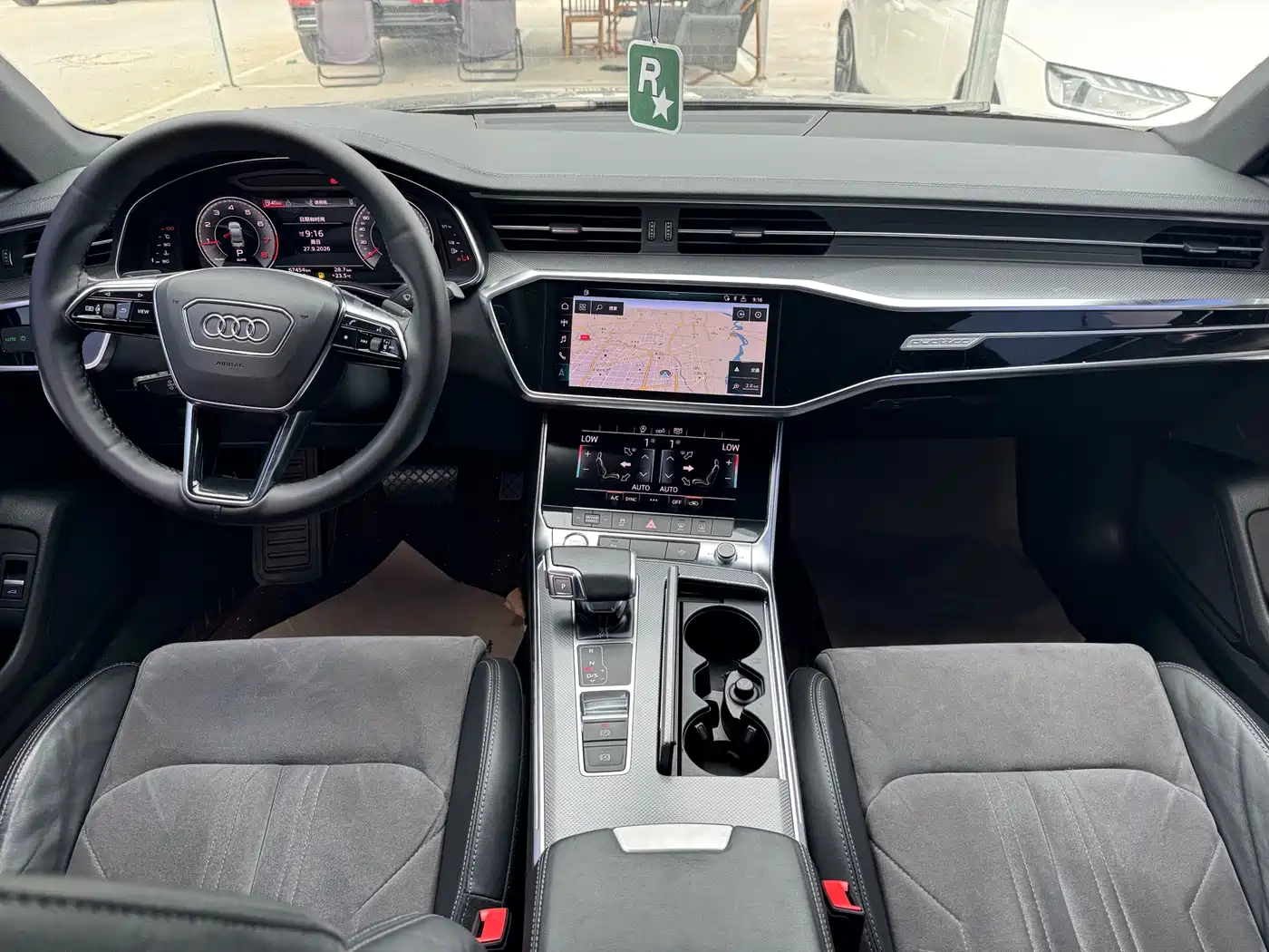 Фото 16 - Audi A6L