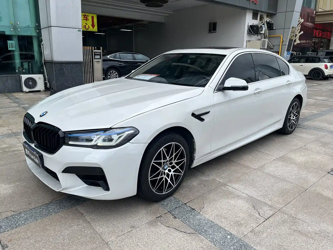 BMW 5 Series 2014 530Li Luxury Design Package