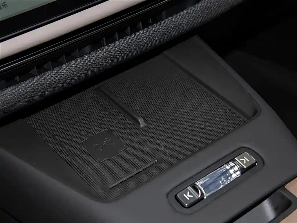Volvo XC70 Plug-in Hybrid 2026 2026 AWD Extended Range Core