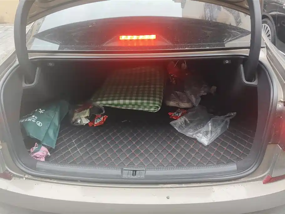 Volkswagen Passat 2016 330TSI DSG Honor Edition фото 4