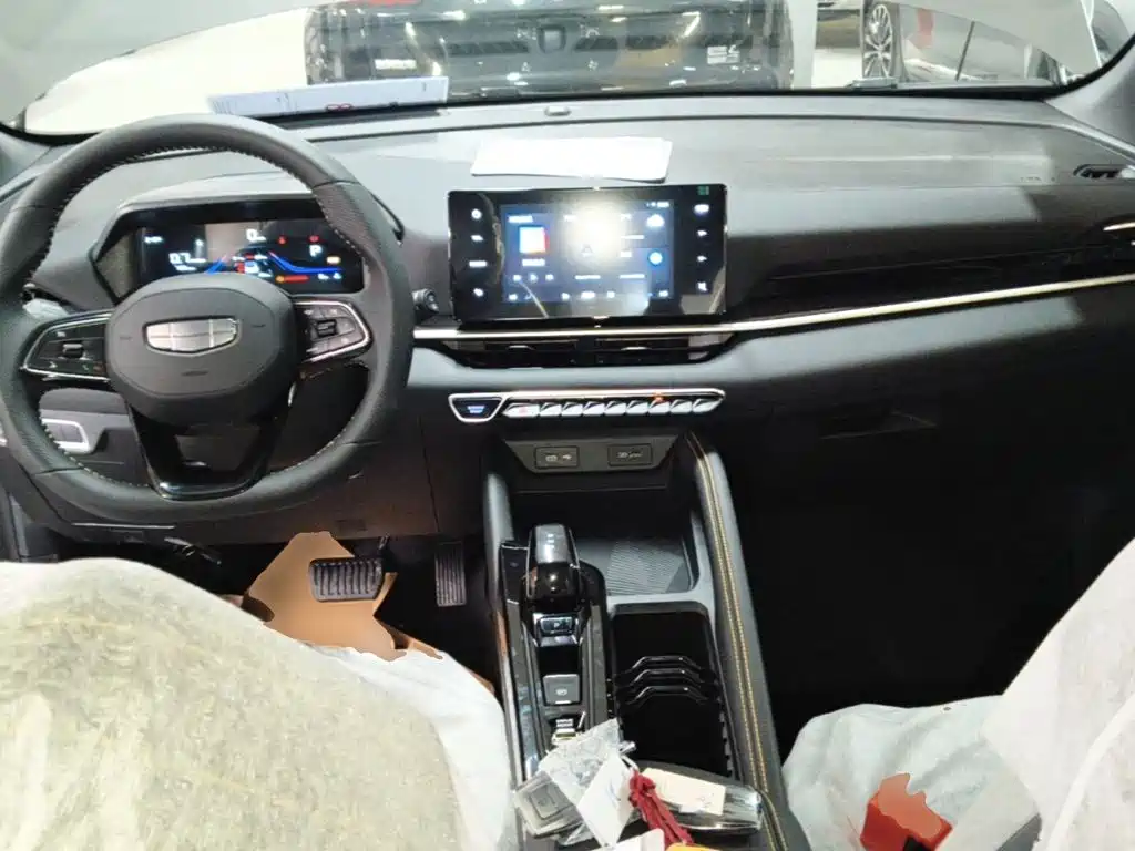 Photo 10 - Geely Coolray