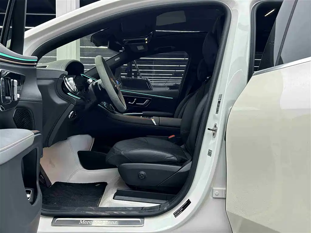 MERCEDES-BENZ EQS SUV