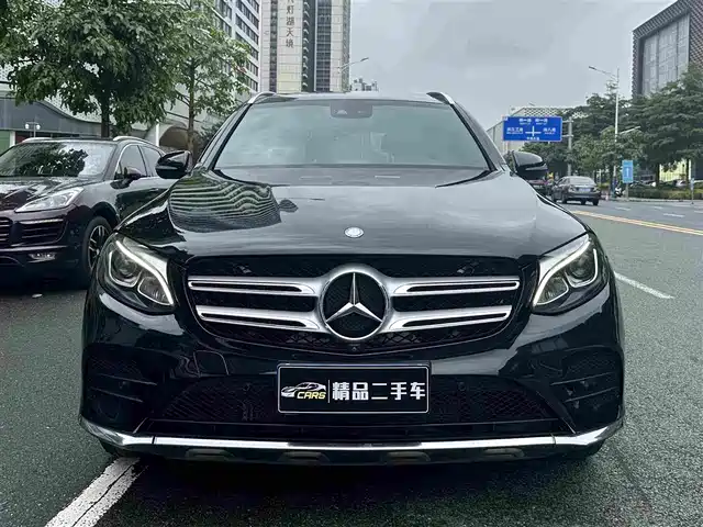 Mercedes-Benz GLC 2016 GLC 260 4MATIC Luxury — фото 2
