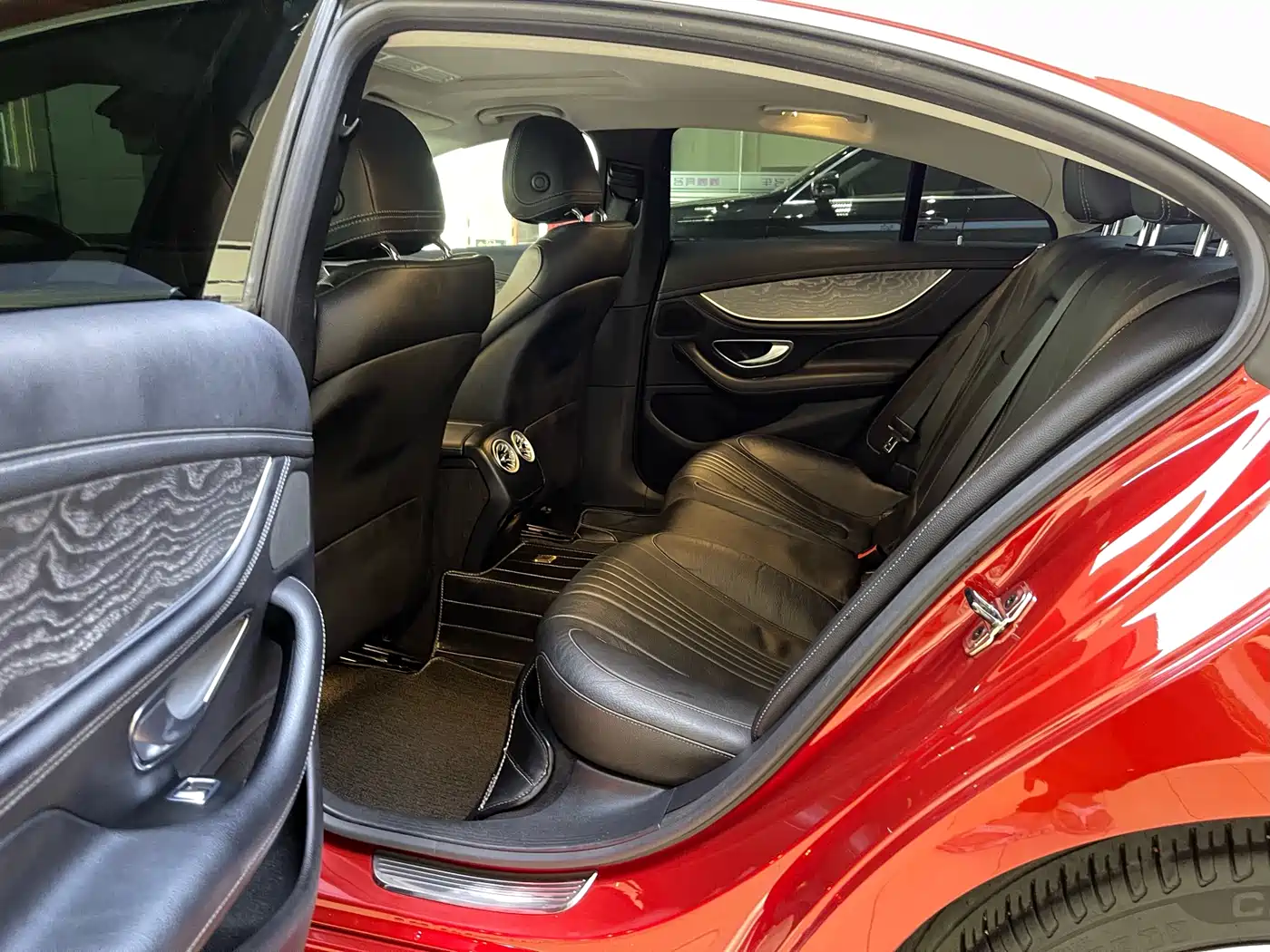 Mercedes-Benz CLS 2018 CLS 300 Dynamic фото 6