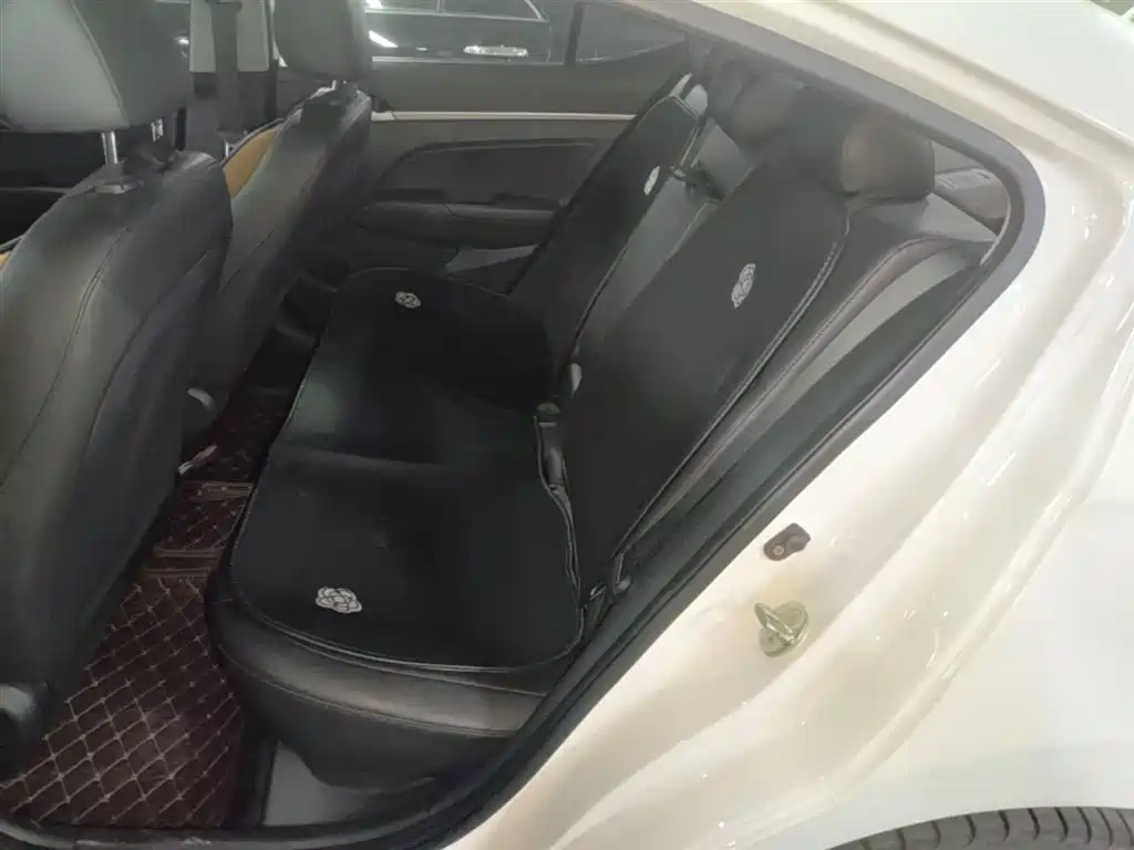 Hyundai Elantra 2020 1.5L CVT Smart Style·Elite фото 17
