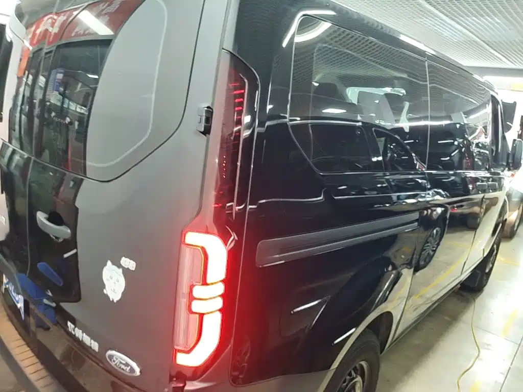 Ford Transit 2025 2023 Model 2.0T Diesel Manual Multi-Purpose Commercial Vehicle Short Wheelbase Low Roof 5/6-Seater