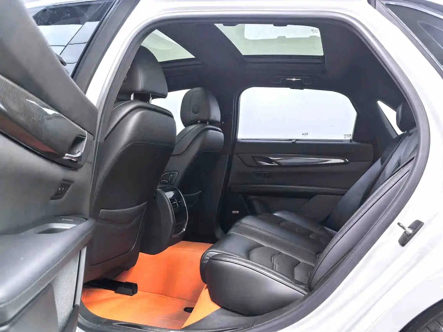Photo 4 - Cadillac CT6