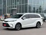 Фото 2 - Toyota Granvia