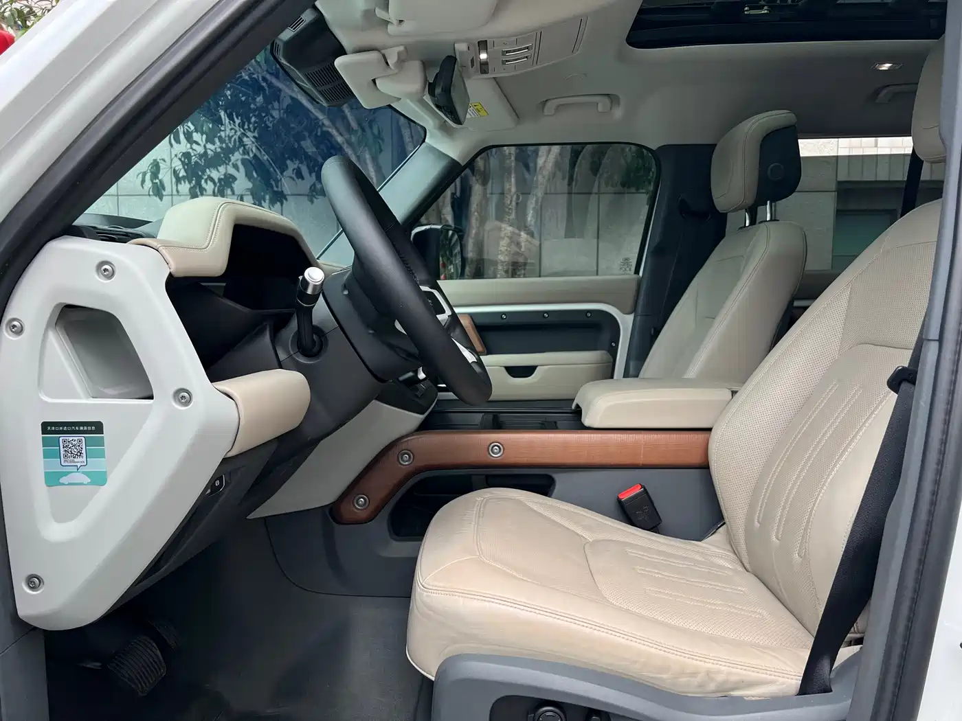 Land Rover Defender 2020 Model 110 P400 HSE фото 5