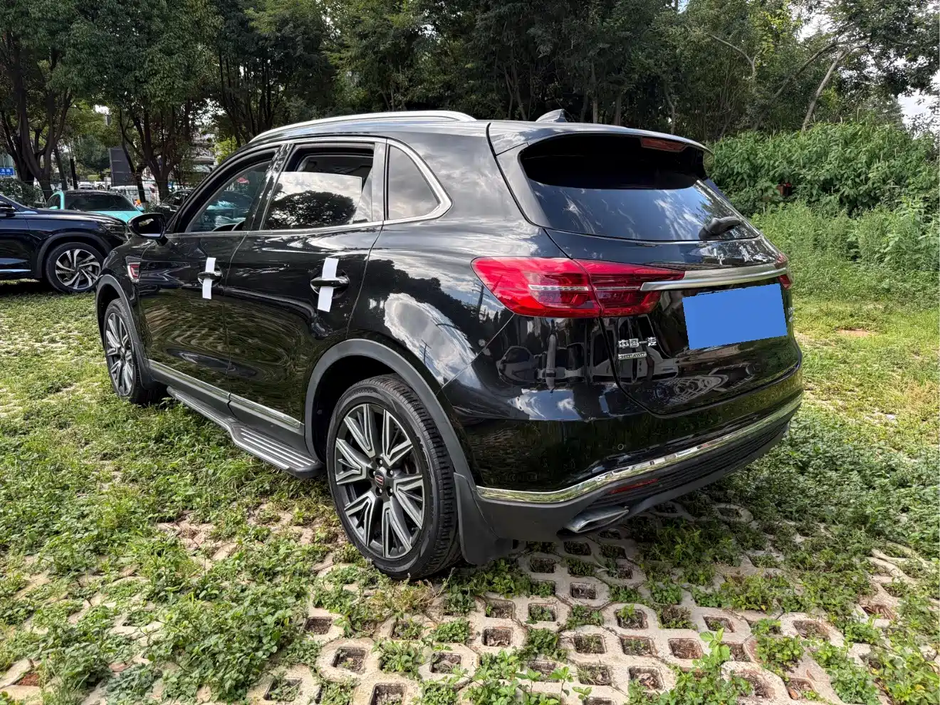 Фото 16 - Hongqi HS5