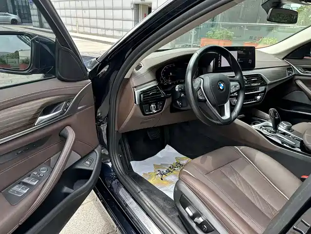 BMW 5 Series 2021 530Li Leading Luxury Package — фото 4