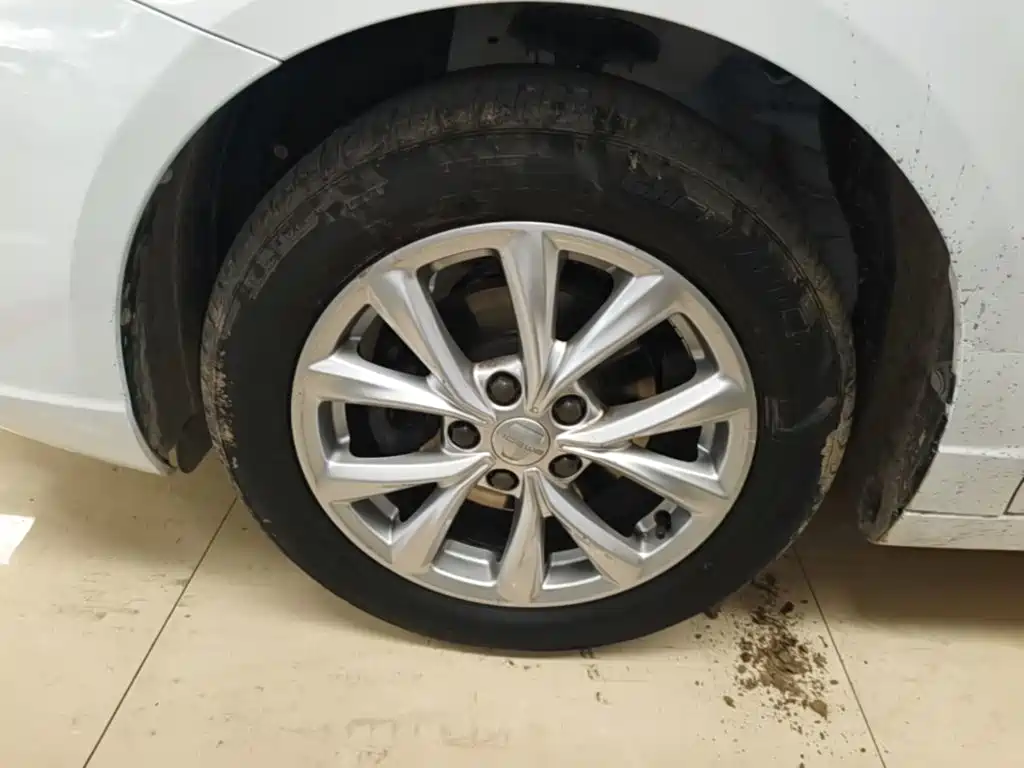 Roewe i5 2019 2019 1.5L Manual 4G-Connected Langyue Edition