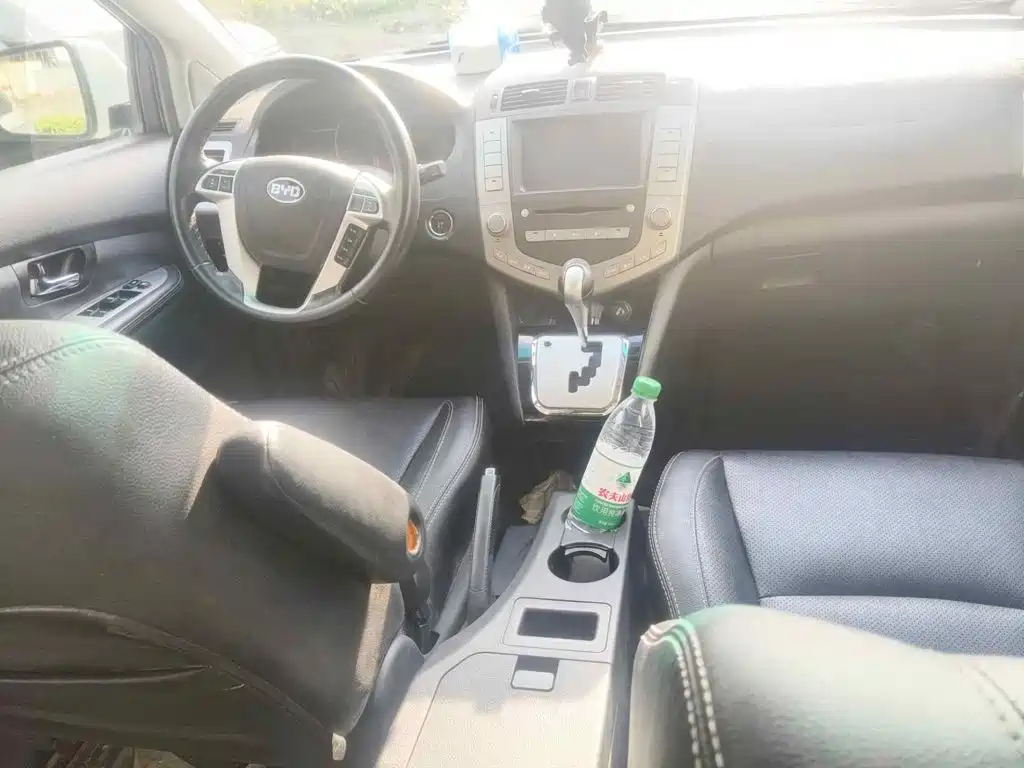BYD S6 2014 2013 Joy Edition 2.4L Auto Elite 5-seater