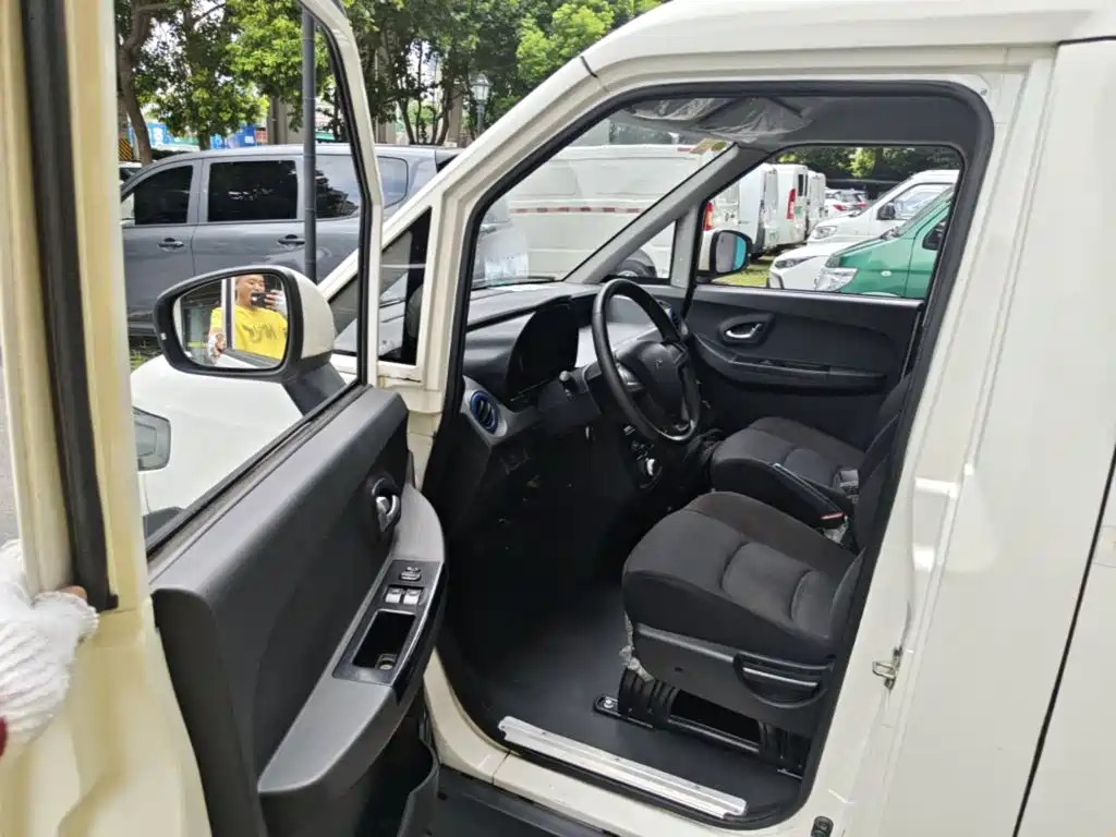 Singulato Gonow Shuai Ling 2022 2023 Standard Range 41.93kWh Tianjin Hengtian