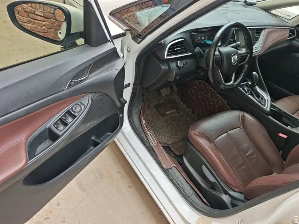 Photo 16 - Buick GL6