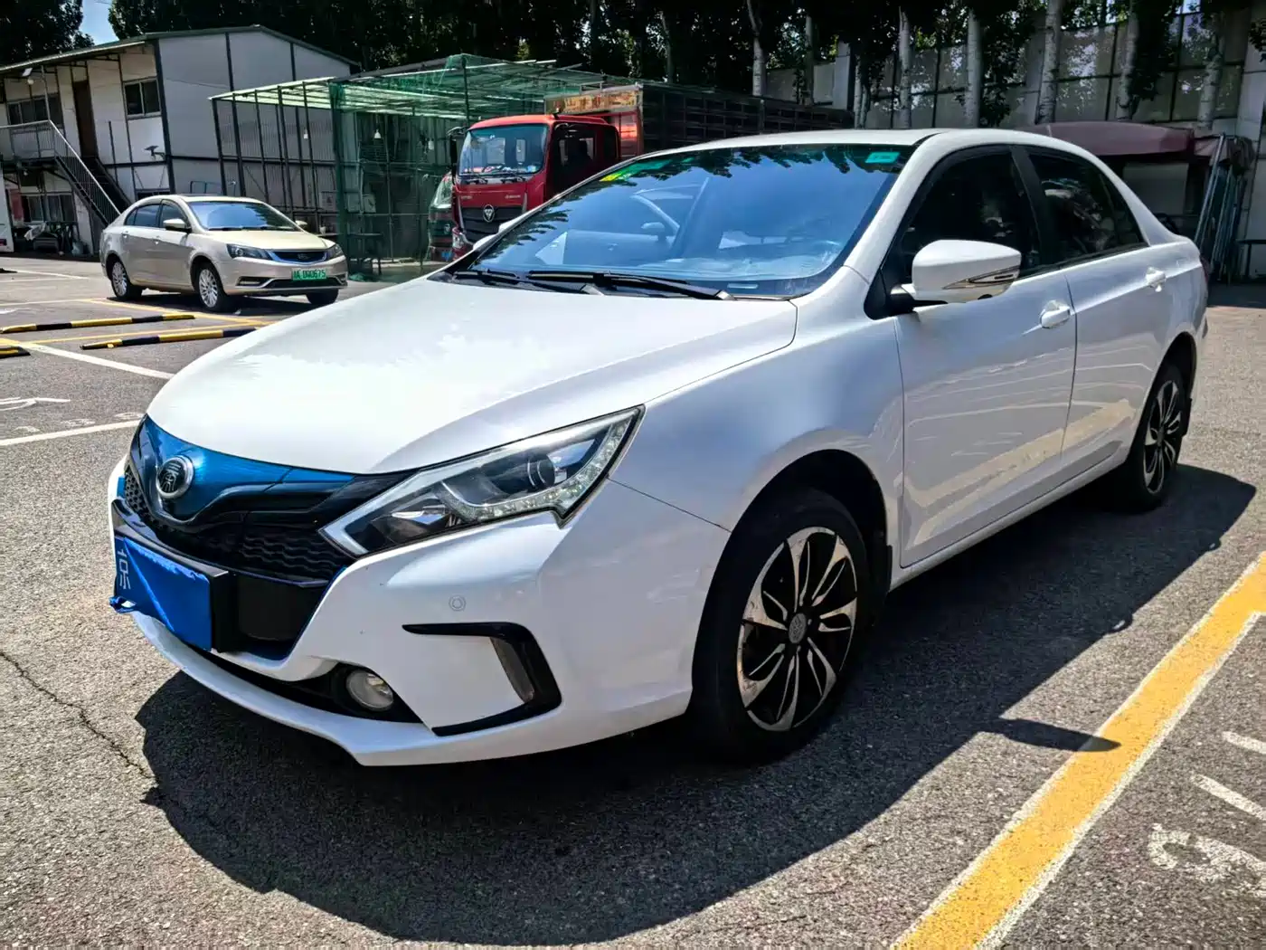 Фото 1 - BYD Qin New Energy