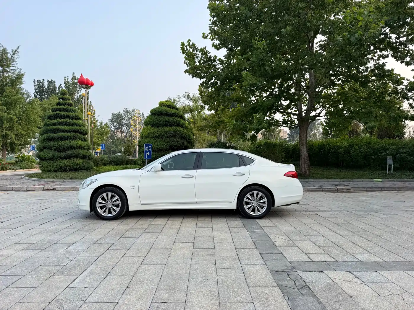 Фото 7 - Infiniti Q70