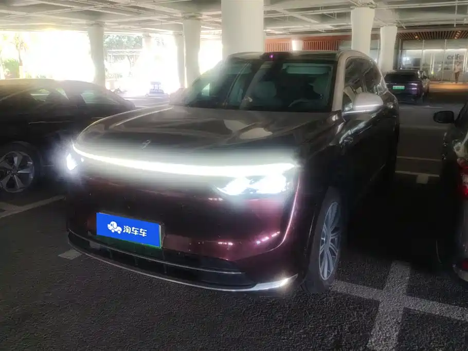 AITO Wenjie AITO M8 2025 Range Extender Max+ Edition 53.4kWh 5-seater