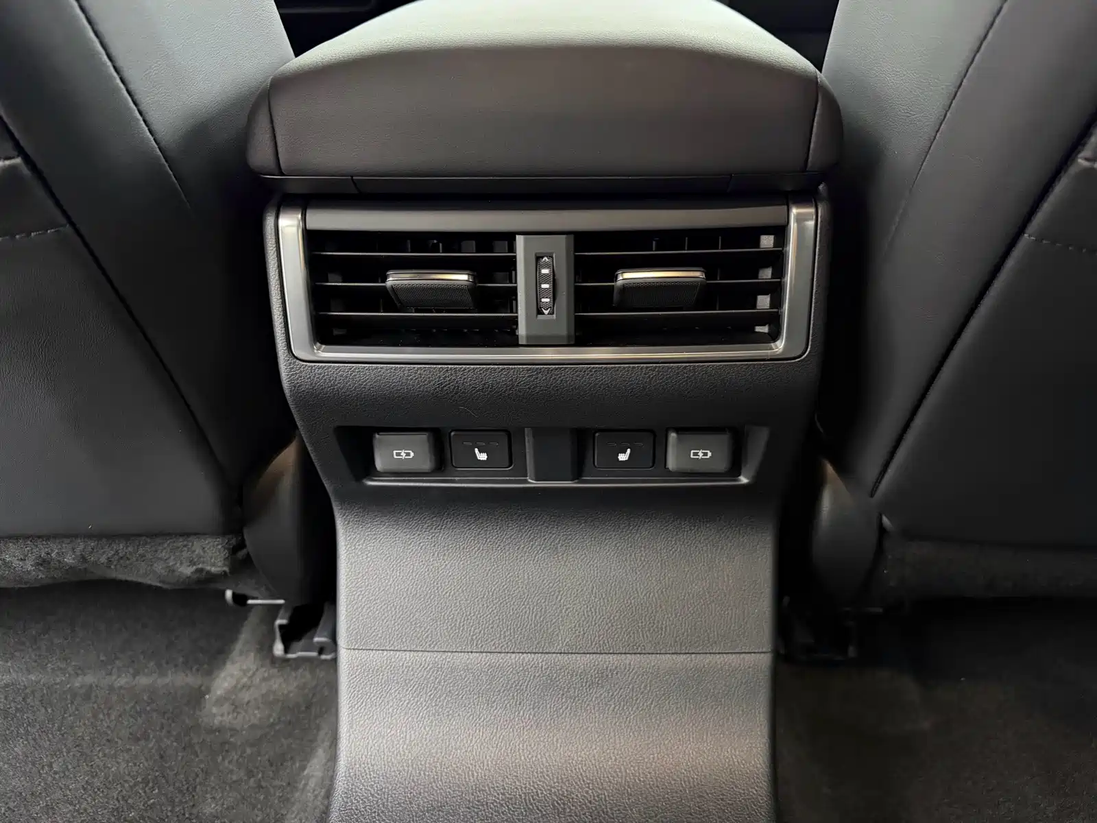 Photo 19 - Lexus GX