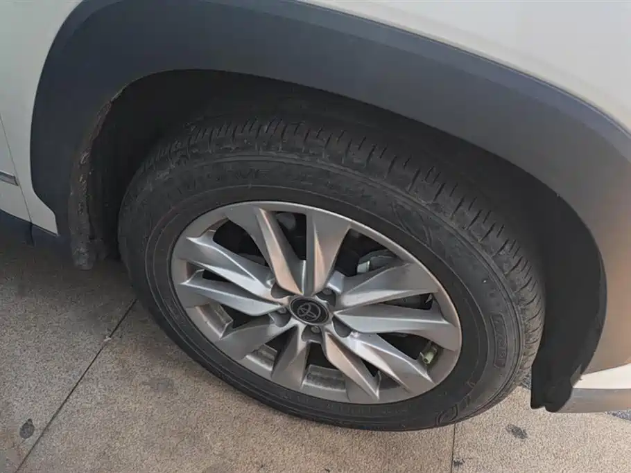 Toyota Corolla Cross 2022 2.0L Luxury Edition фото 6
