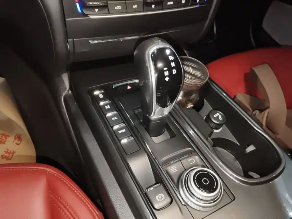 Photo 14 - Maserati Ghibli