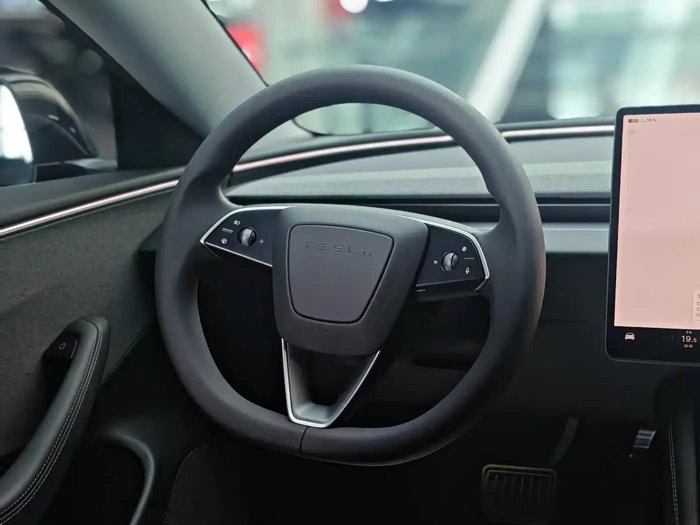 Tesla Model 3 2026 2025 Model Year Facelift Rear-Wheel Drive