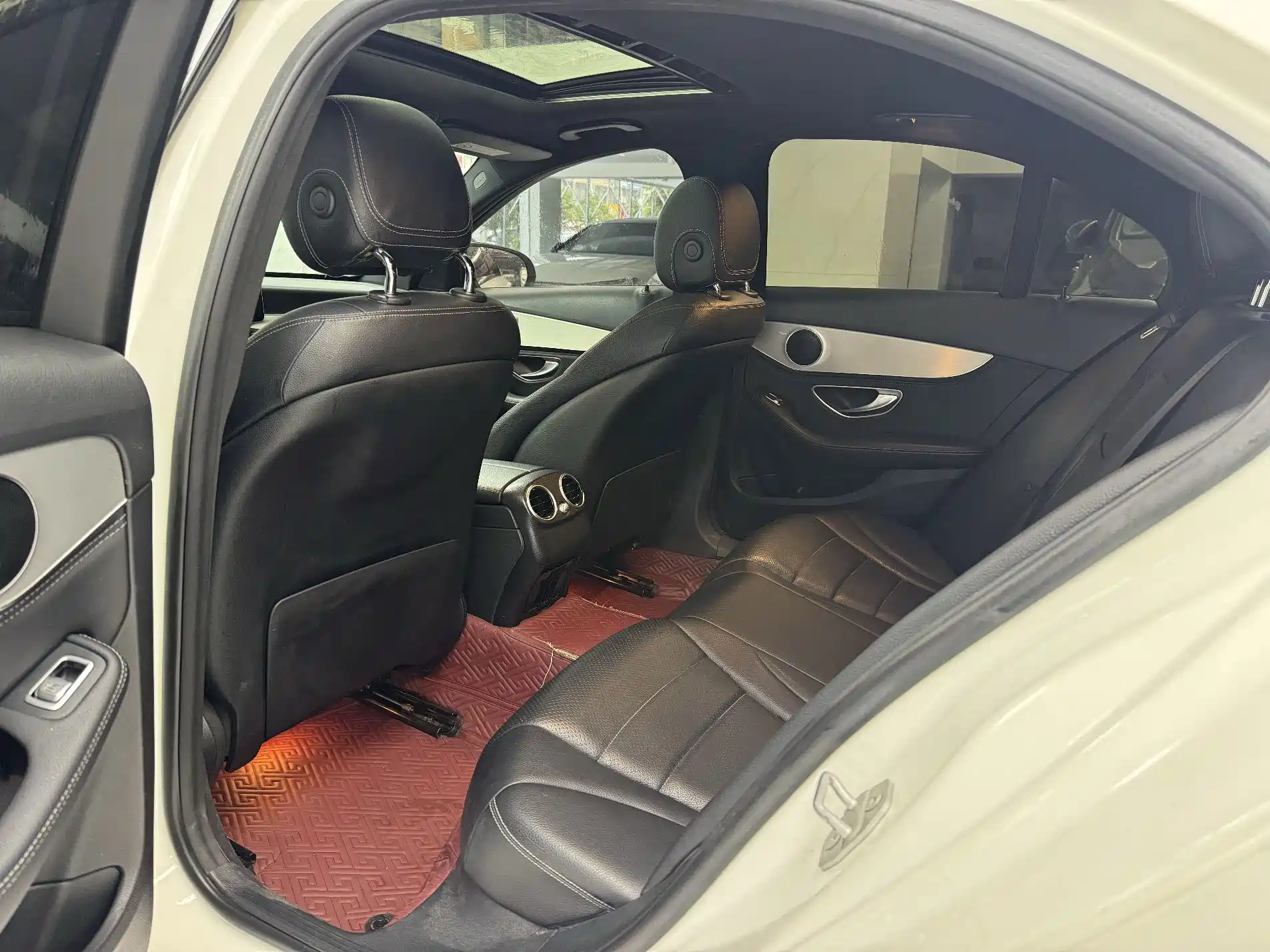 Фото 10 - Mercedes-Benz C-Class
