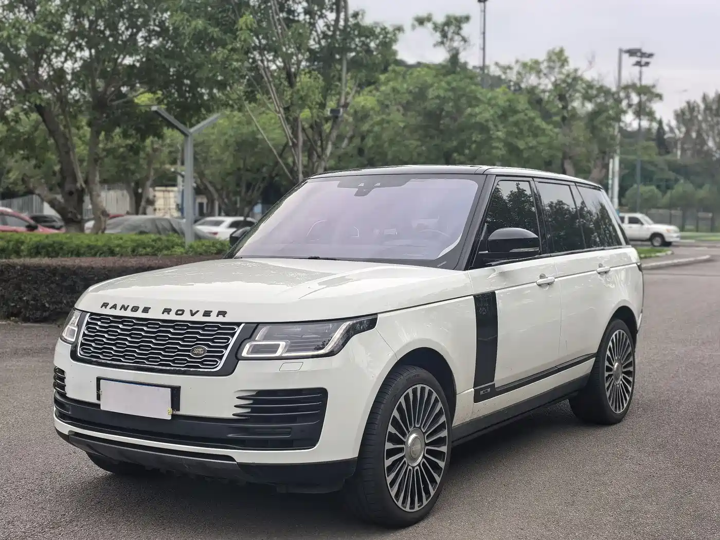 Фото 1 - Land Rover Range Rover