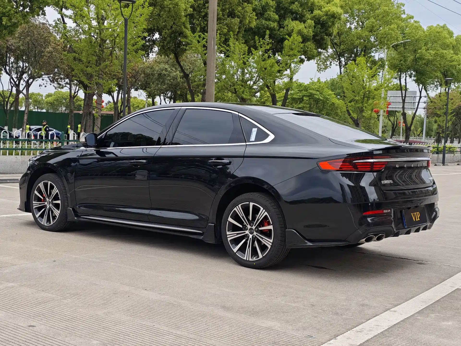 Фото 4 - Geely Preface