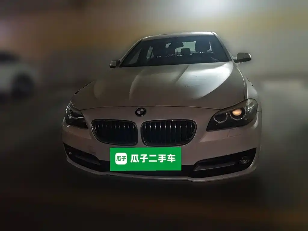 صورة 2 - BMW 5 Series