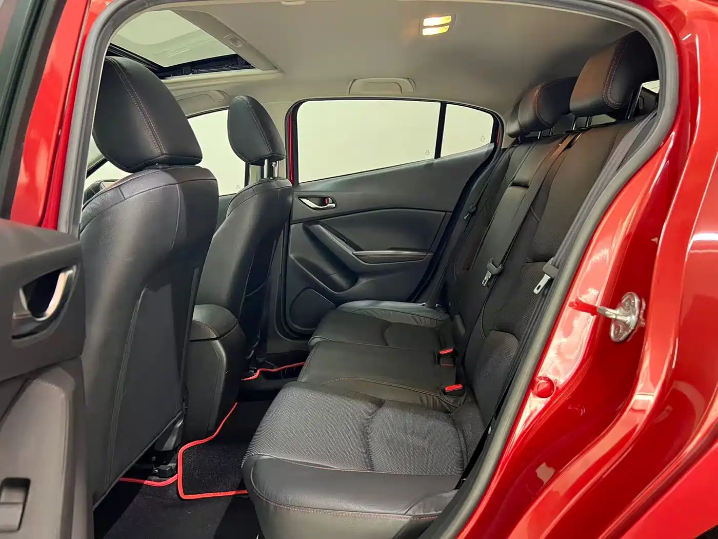 Photo 5 - Mazda Mazda 3