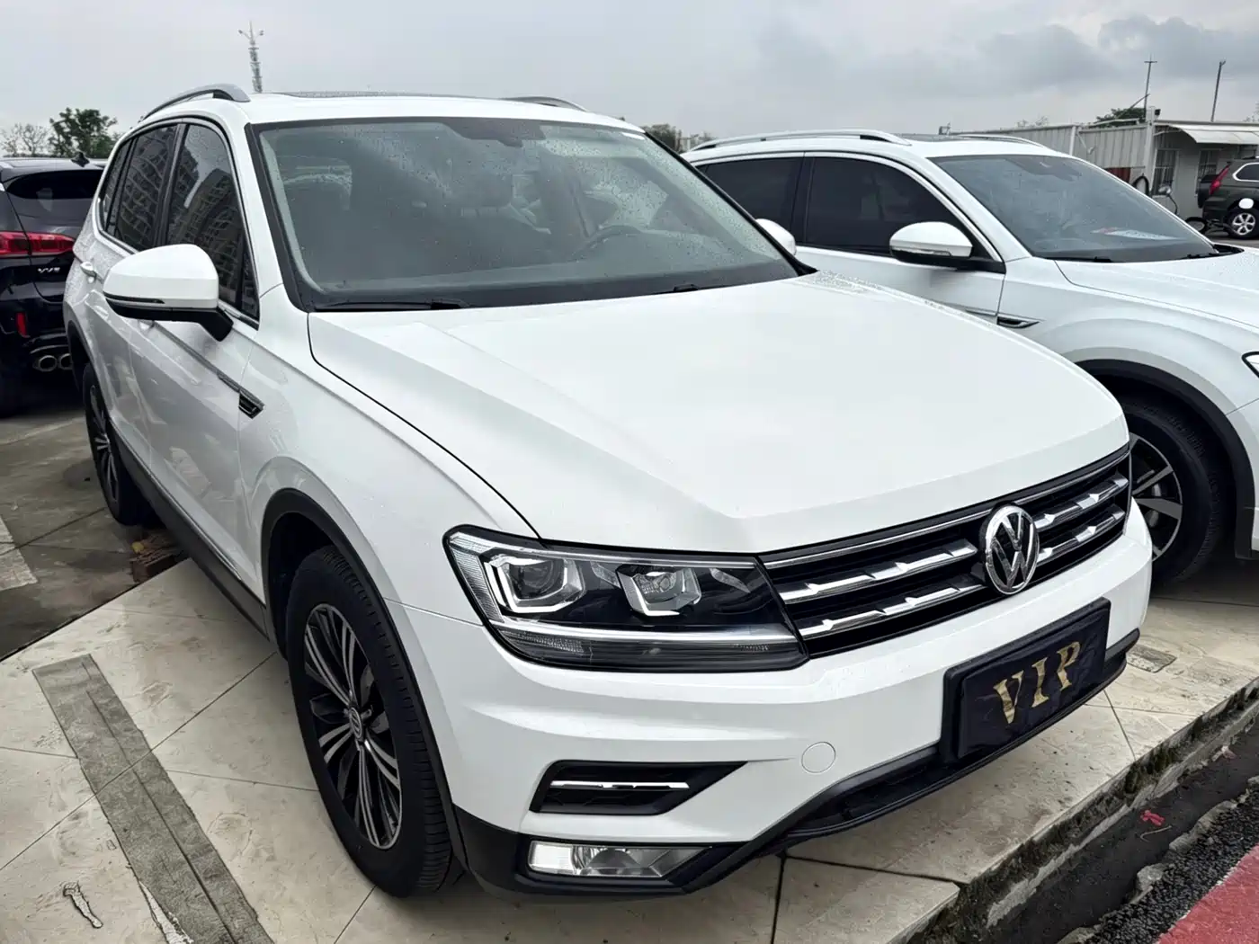 Volkswagen Tiguan L 2019 330TSI Automatic 2WD Smart Luxury Edition China VI фото 3