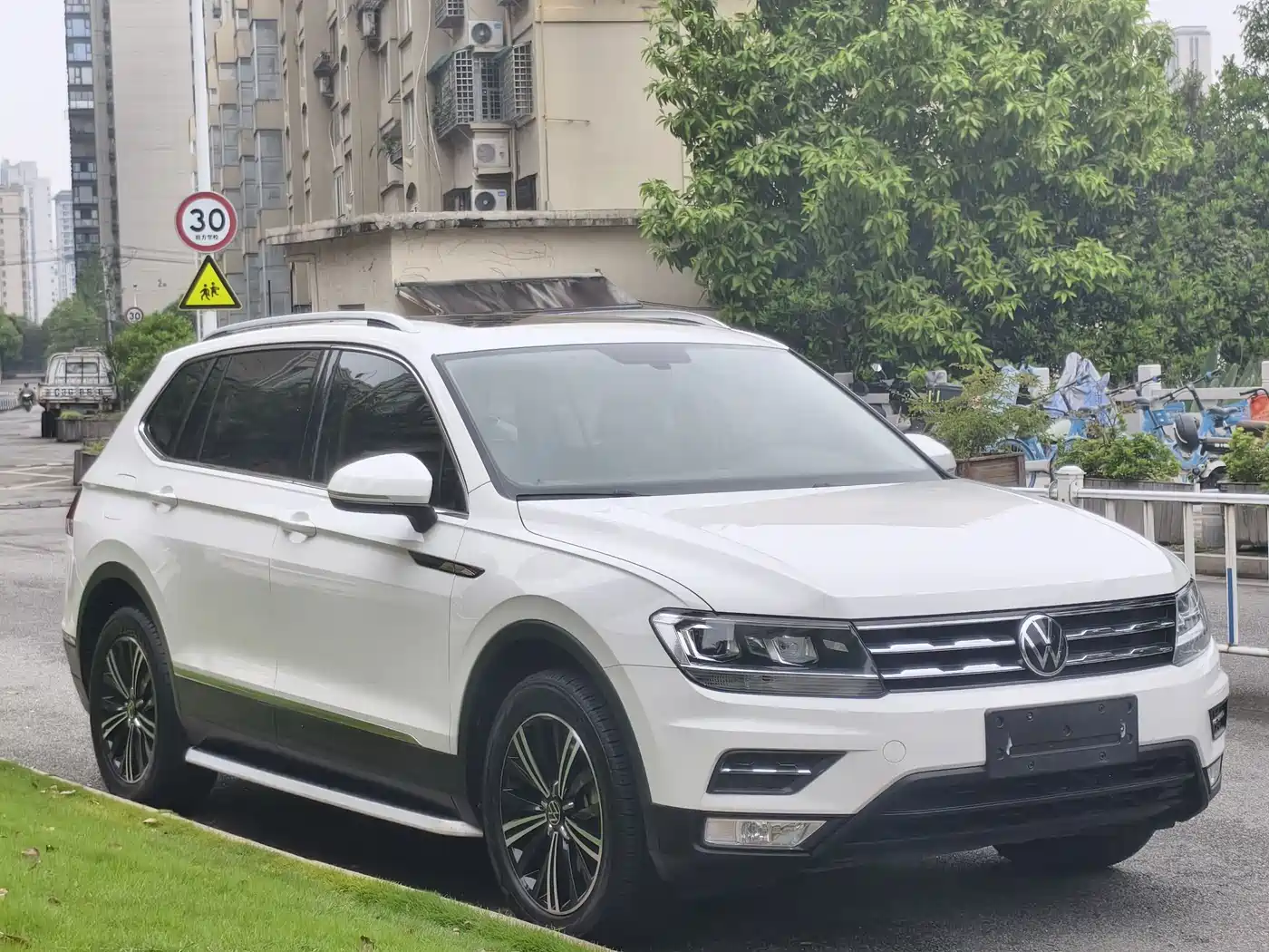 Volkswagen Tiguan L 2021 330TSI Automatic 2WD Smart фото 3