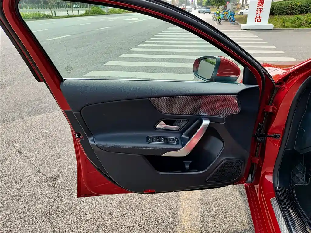 MERCEDES-BENZ A CLASS