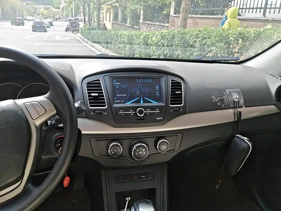 Фото 13 - Roewe 350