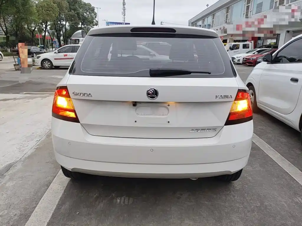 صورة 6 - Škoda Fabia