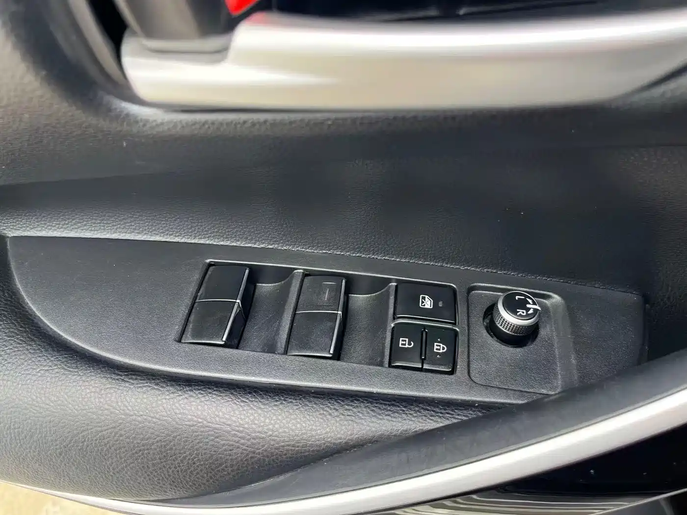 Toyota Corolla 2021 Hybrid 1.8L E-CVT Elite Edition фото 19