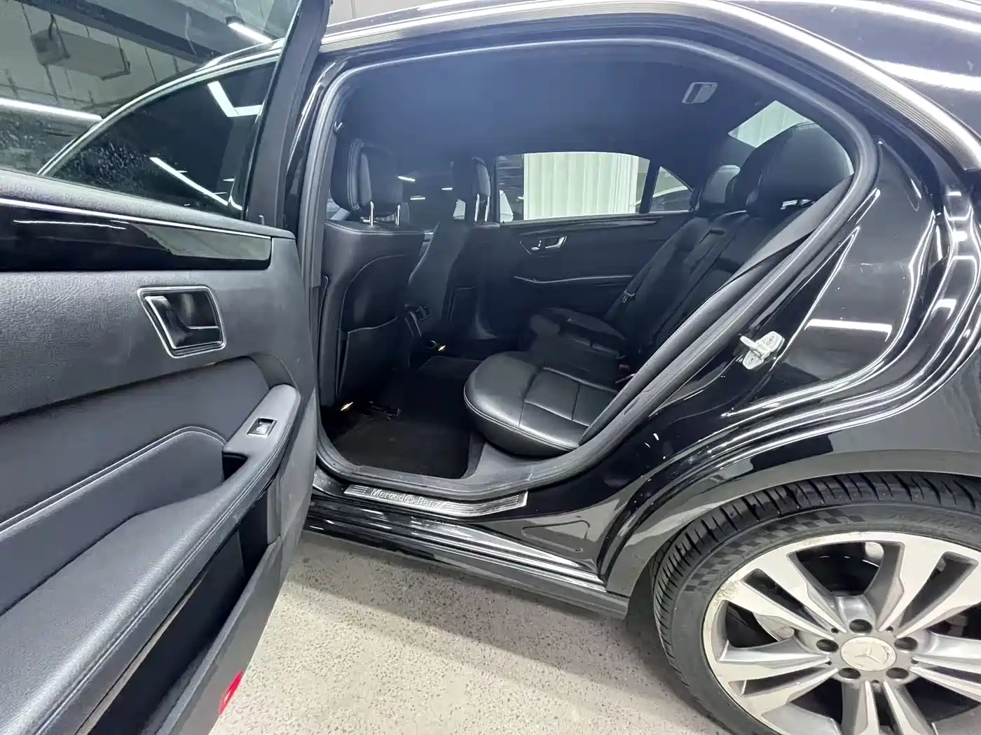 Mercedes-Benz E-Class 2014 E 260 L Sport фото 7