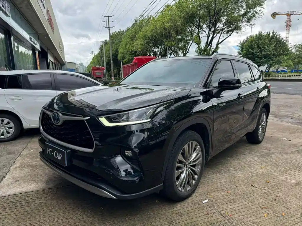 Фото 1 - Toyota Highlander